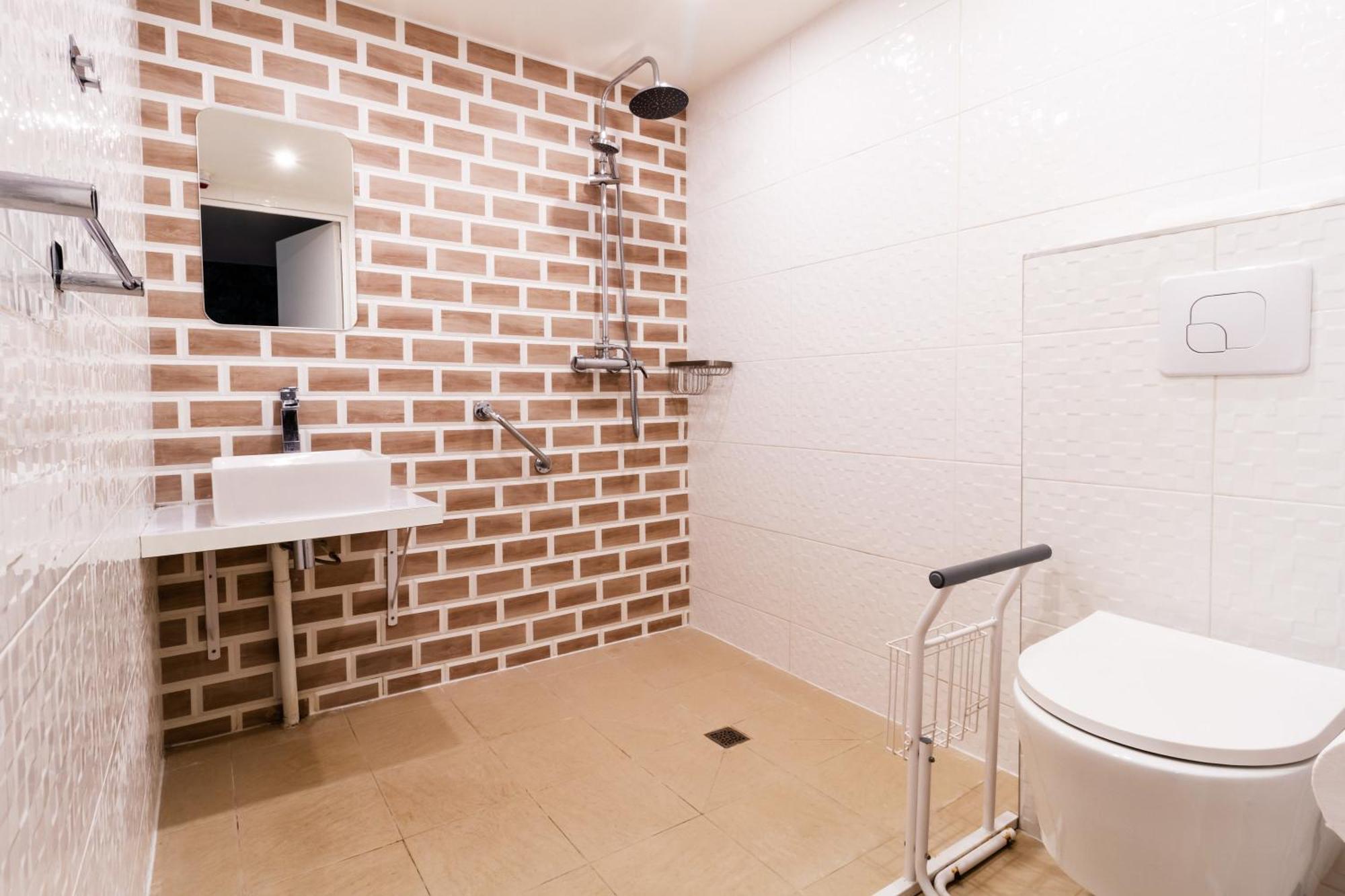 Brit Rouen Nord - Hotel 2*